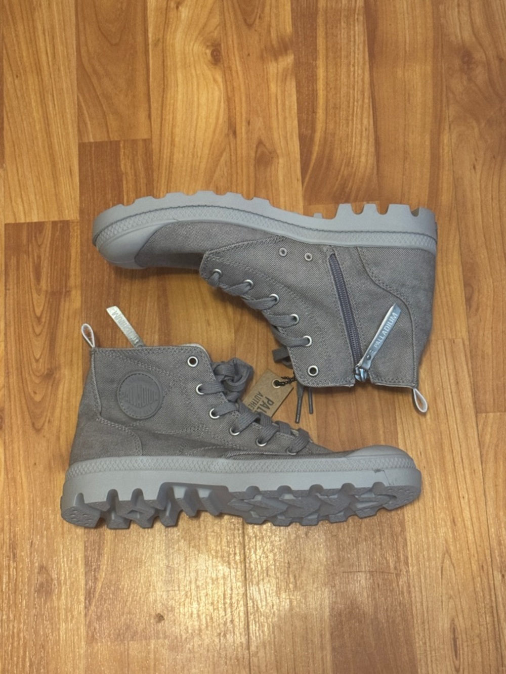 Palladium Grey Boots 9 BRAND NEW - Picture 2 of 11